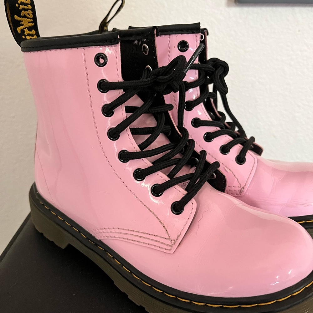 Kids size 2 Doc / Dr. Martens Boots in Pale Pink, EUC